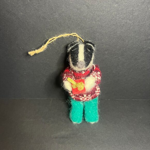 Vintage Handmade Felt Gift Bearer Badger Holiday Christmas Tree Ornament 6.25" - Picture 2 of 6